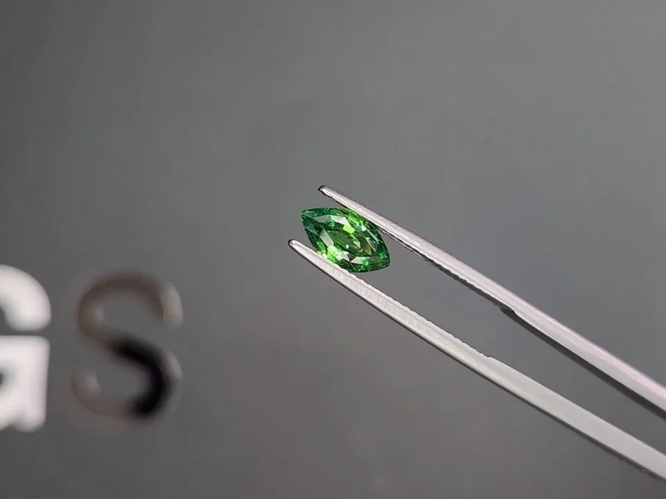 Neon green tsavorite garnet in marquise cut 1.05 carats, Tanzania Image №3