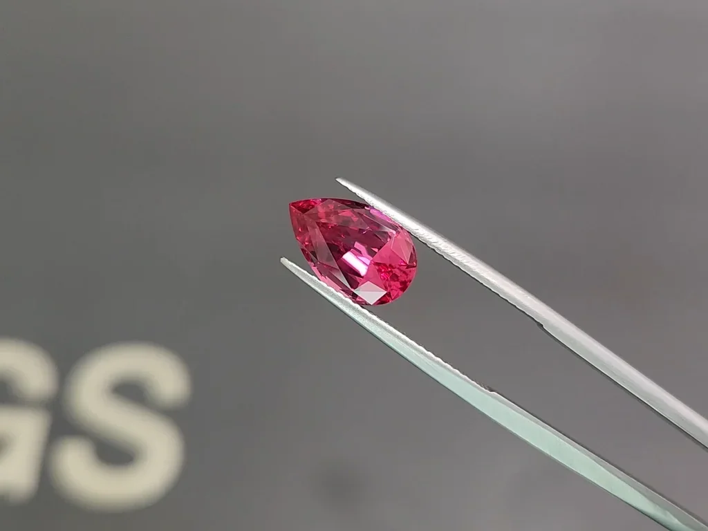 Spinel Mahenge Vibrant pink red pear cut 3.44 carats, Tanzania Image №3