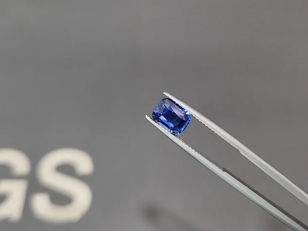 Sapphire Royal Blue cushion cut 2.65 carats, Sri Lanka  Image №3
