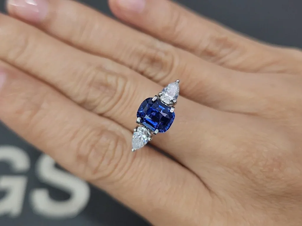 Sapphire Royal Blue cushion cut 2.65 carats, Sri Lanka  Image №5