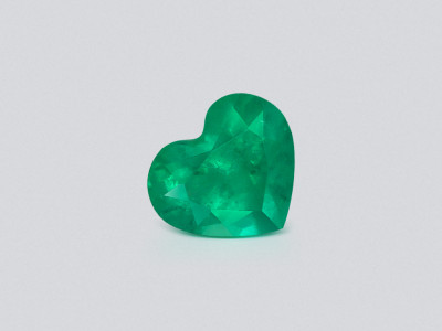 Emerald heart shape 2.03 carats, Colombia photo