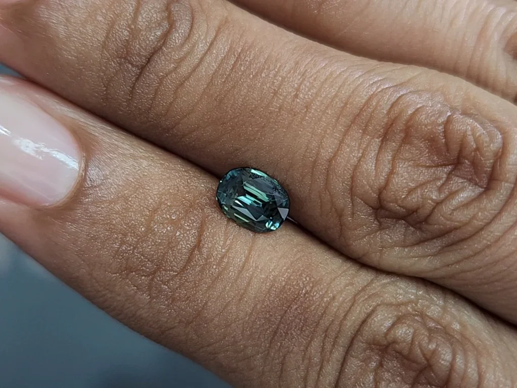 Unheated sapphire Teal oval cut 1.0 6 carats, Madagascar Image №2