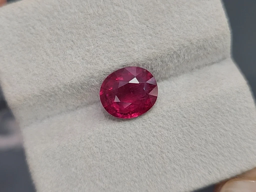 Tourmaline rubellite cushion cut 3.17 carats, Africa Image №4