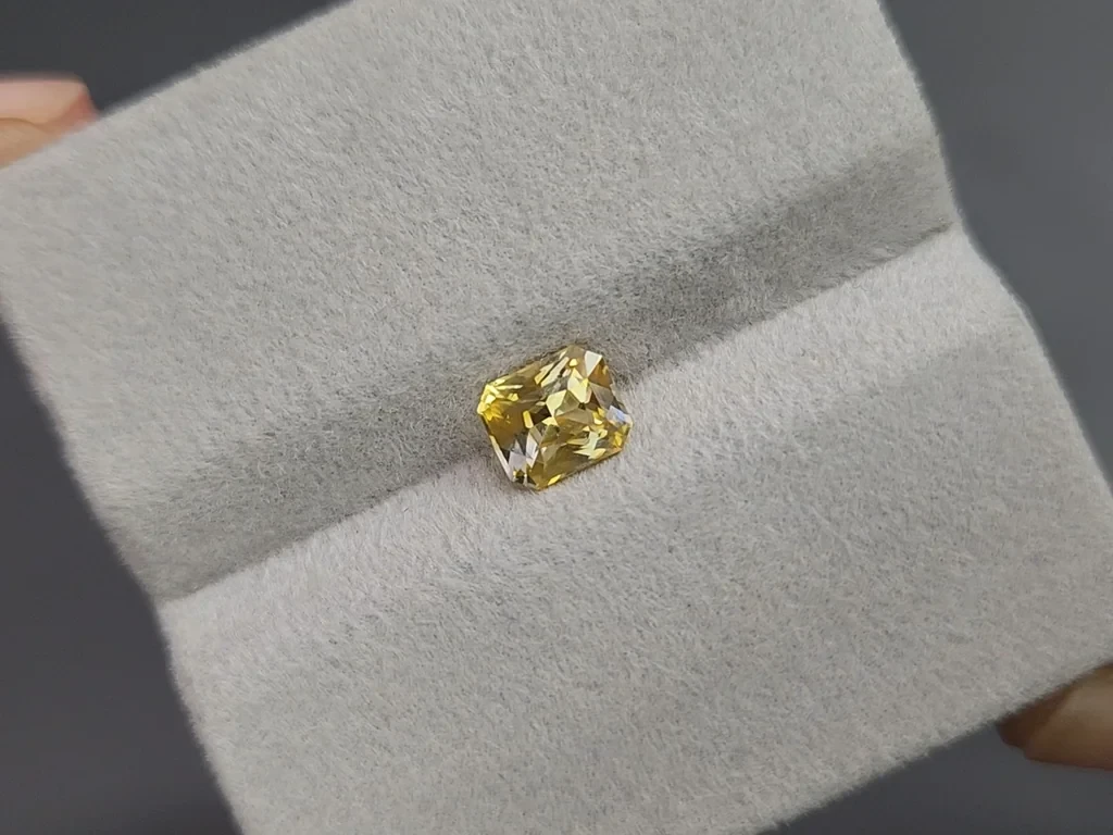 Sapphire Bi-color radiant cut 1.05 carats, Sri Lanka Image №4