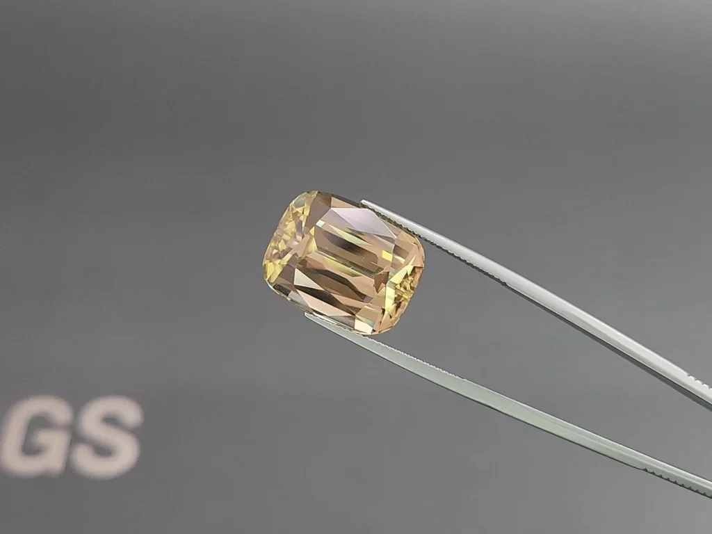 Large zircon cushion cut 32.06 carats, Tanzania Image №3