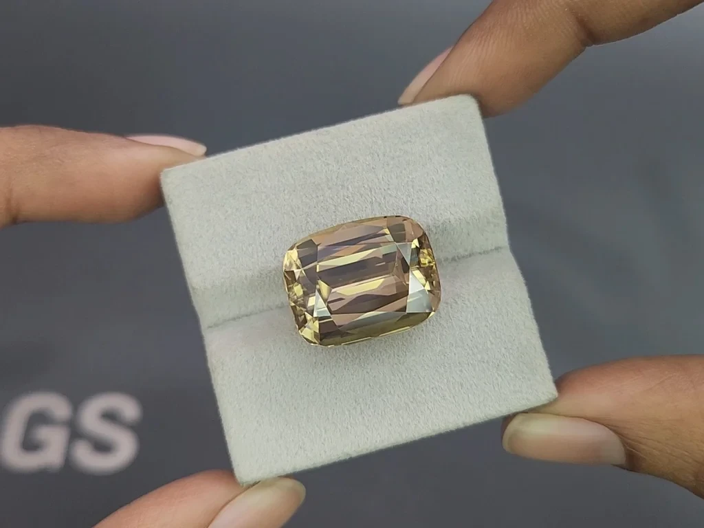 Large zircon cushion cut 32.06 carats, Tanzania Image №4