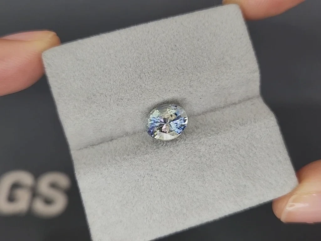 Unheated sapphire Bi-color oval cut 2.53 carats, Sri Lanka Image №4