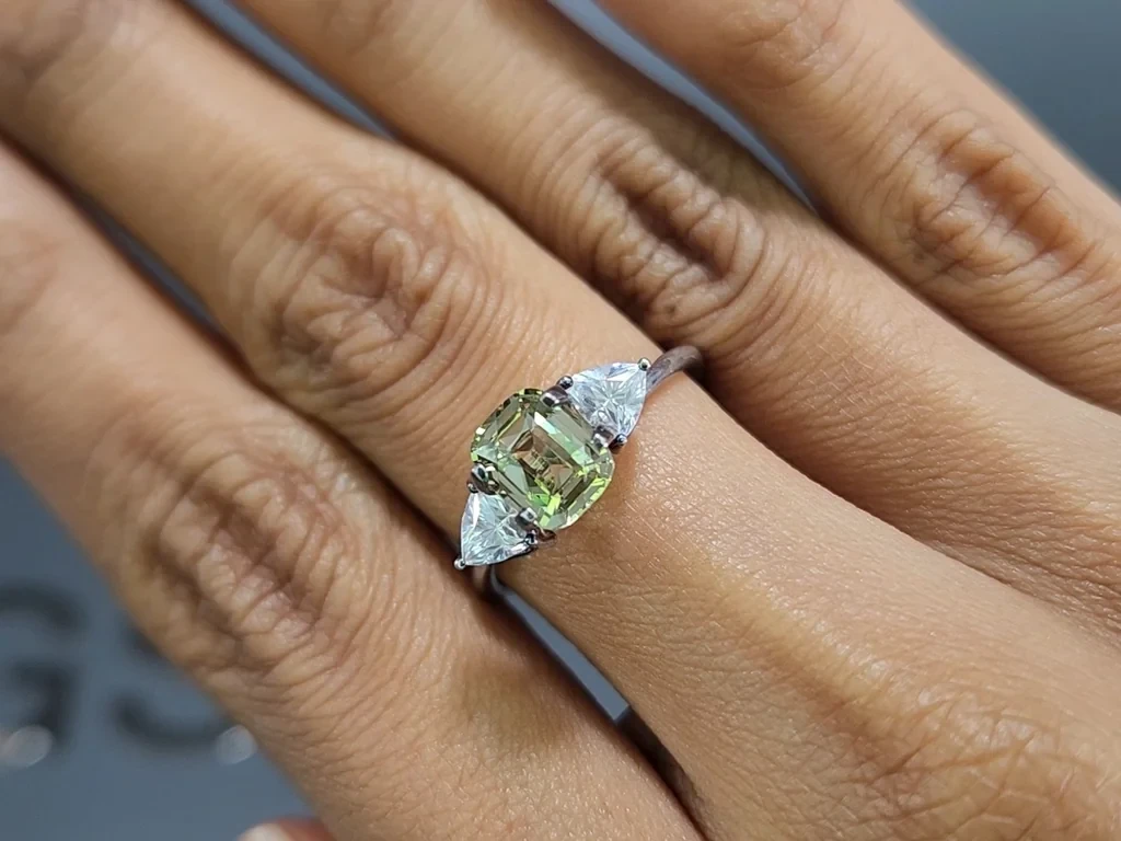 Vanadium bearing chrysoberyl cushion cut 1.52 carats, Sri Lanka Image №5