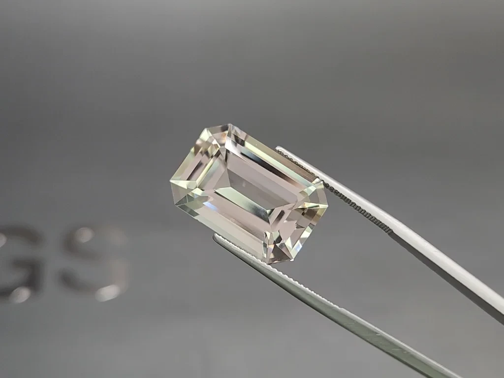 Large kunzite octagon cut 23.29 carats, Pakistan Image №3