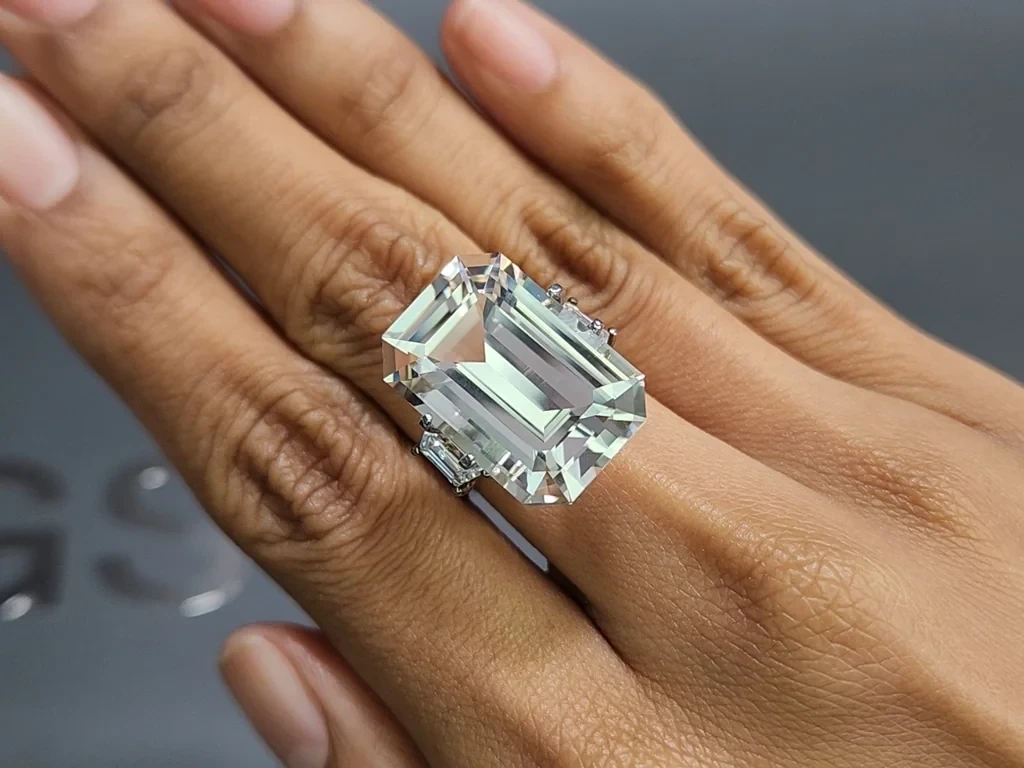Large kunzite octagon cut 23.29 carats, Pakistan Image №5