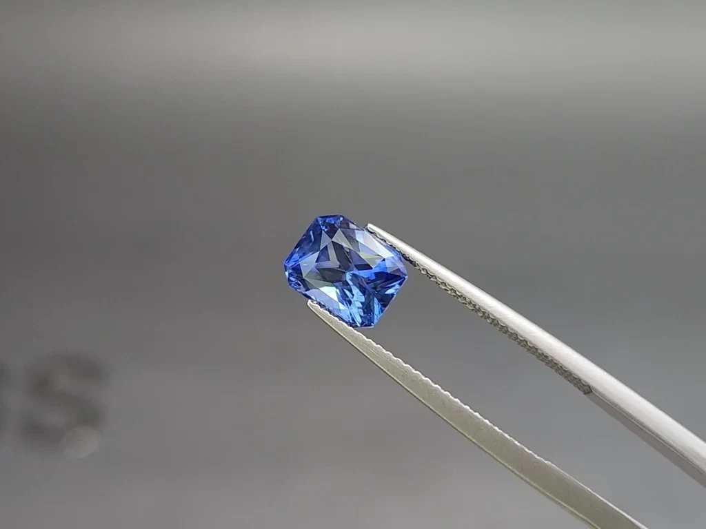 Blue sapphire radiant cut 3.00 carats  Sri Lanka Image №3