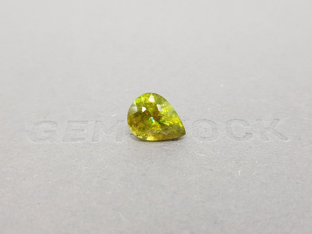 Bright yellowish green pear cut sphene 4.17 ct, Madagascar Image №1