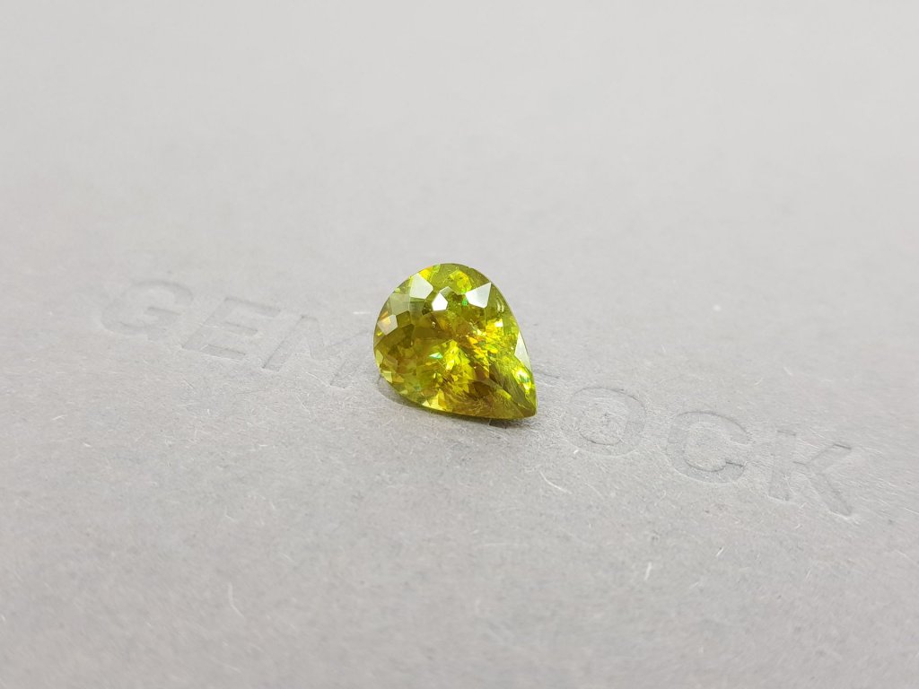 Bright yellowish green pear cut sphene 4.17 ct, Madagascar Image №3
