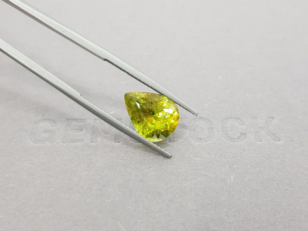 Bright yellowish green pear cut sphene 4.17 ct, Madagascar Image №4