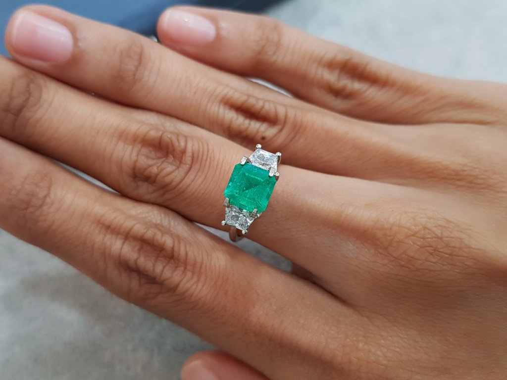 Colombian Vivid Green Emerald asscher shape 1.58 ct Image №3