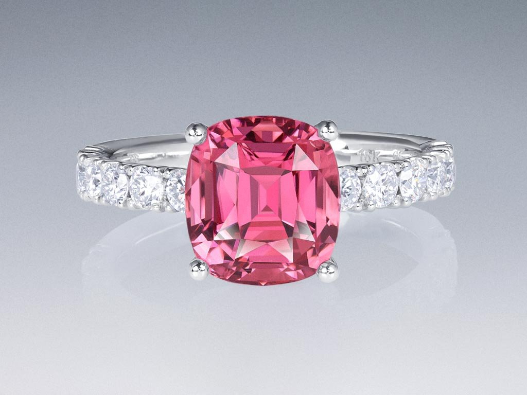 Ring with 3.16 carat pink tourmaline and diamonds in 18K white gold Image №1