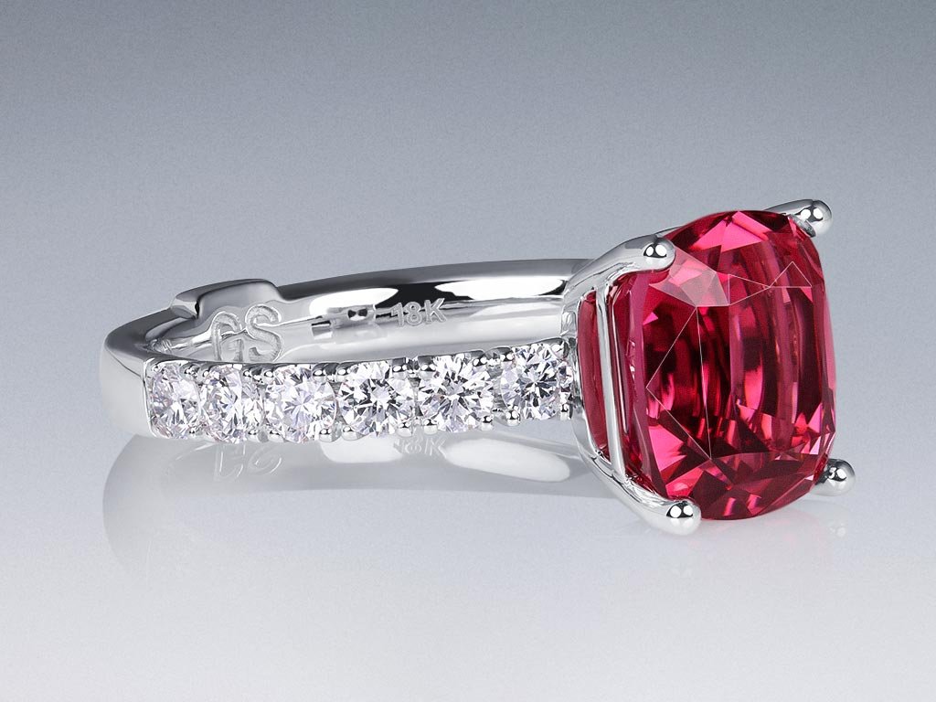Ring with 3.16 carat pink tourmaline and diamonds in 18K white gold Image №2