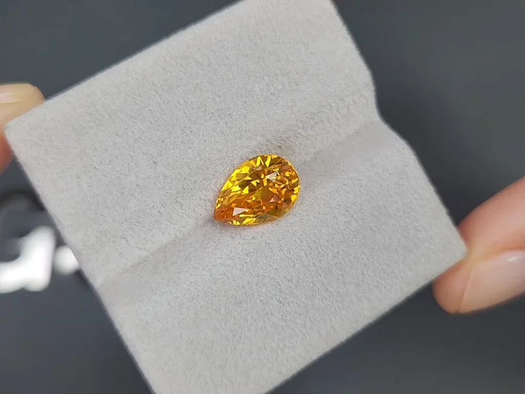 Orange-yellow pear-cut sapphire 4.09 carats, Sri Lanka Image №4