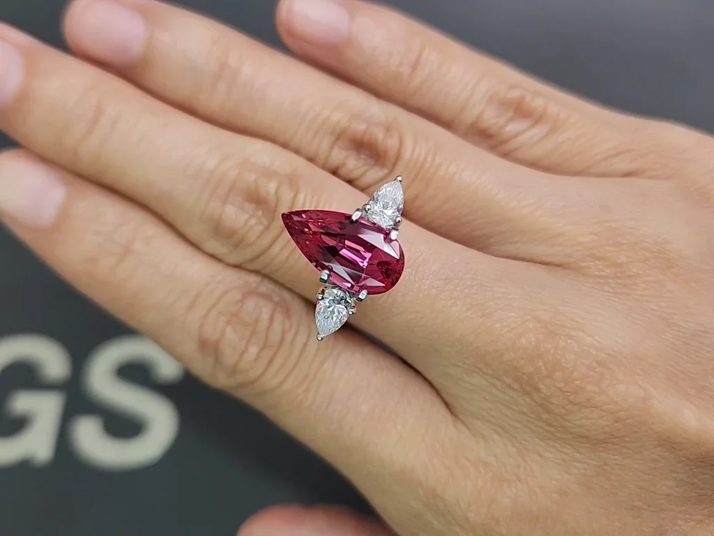 Spinel Mahenge Vibrant pink red pear cut 4.41 carats, Tanzania Image №5