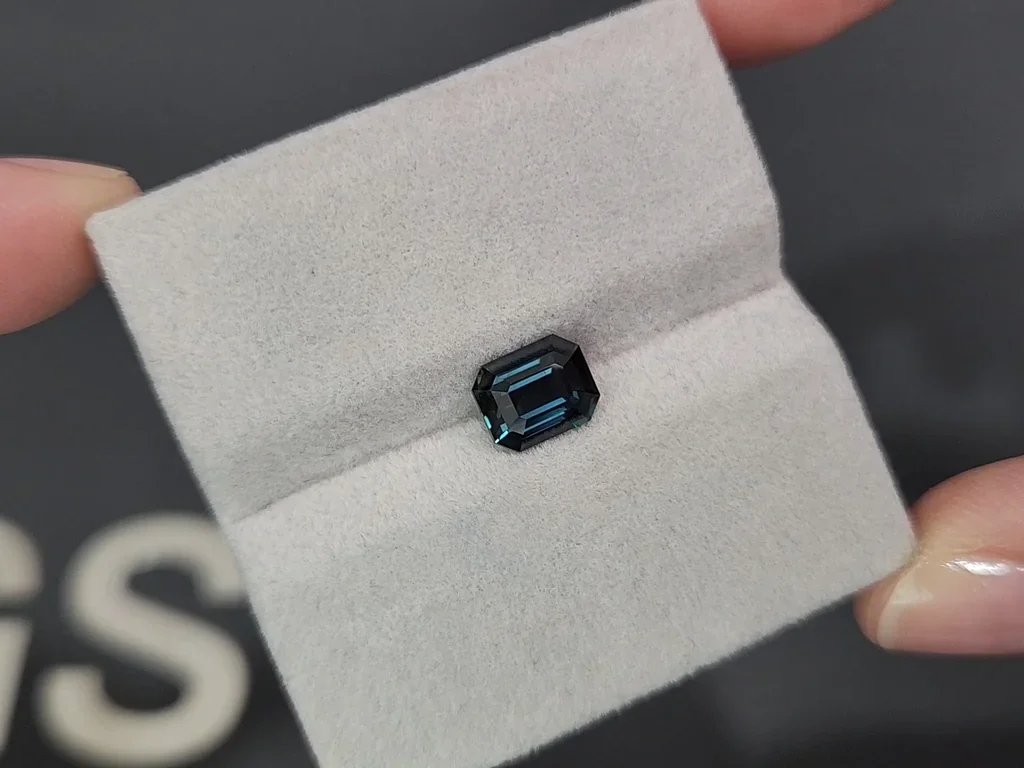 Unheated sapphire Teal octagon cut  2.04 carats, Sri Lanka Image №4