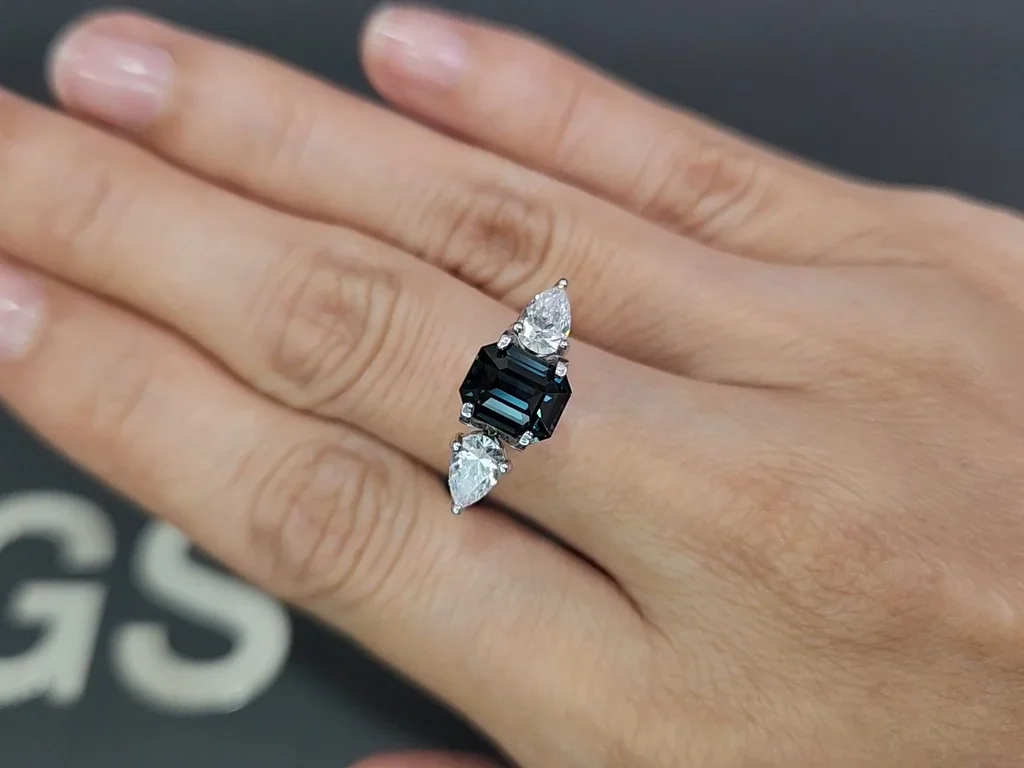 Unheated sapphire Teal octagon cut  2.04 carats, Sri Lanka Image №5