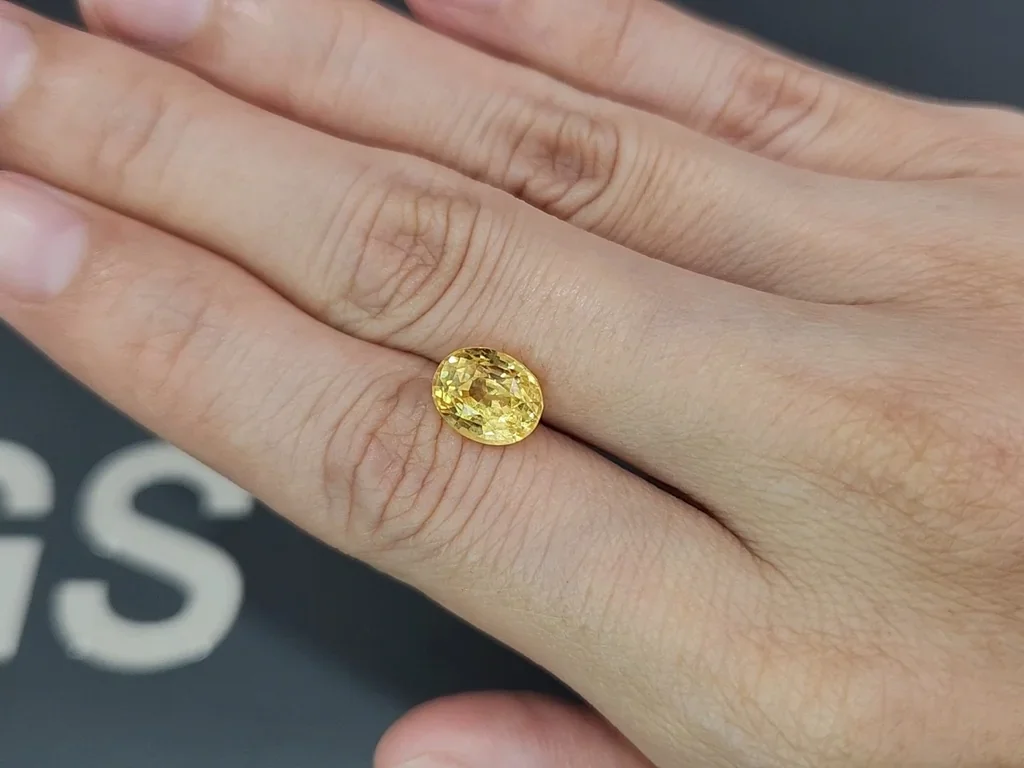 Unheated yellow sapphire oval cut 4.00 carats, Sri Lanka Image №2