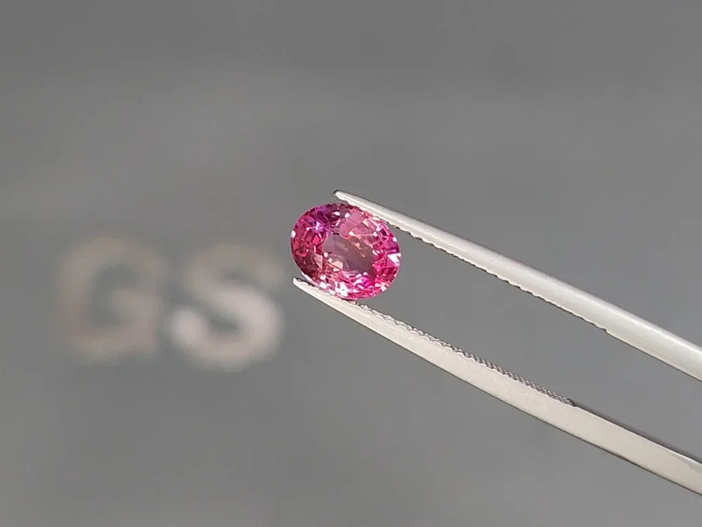 Padparadscha sapphire oval cut 1.62 carats, Sri Lanka Image №3