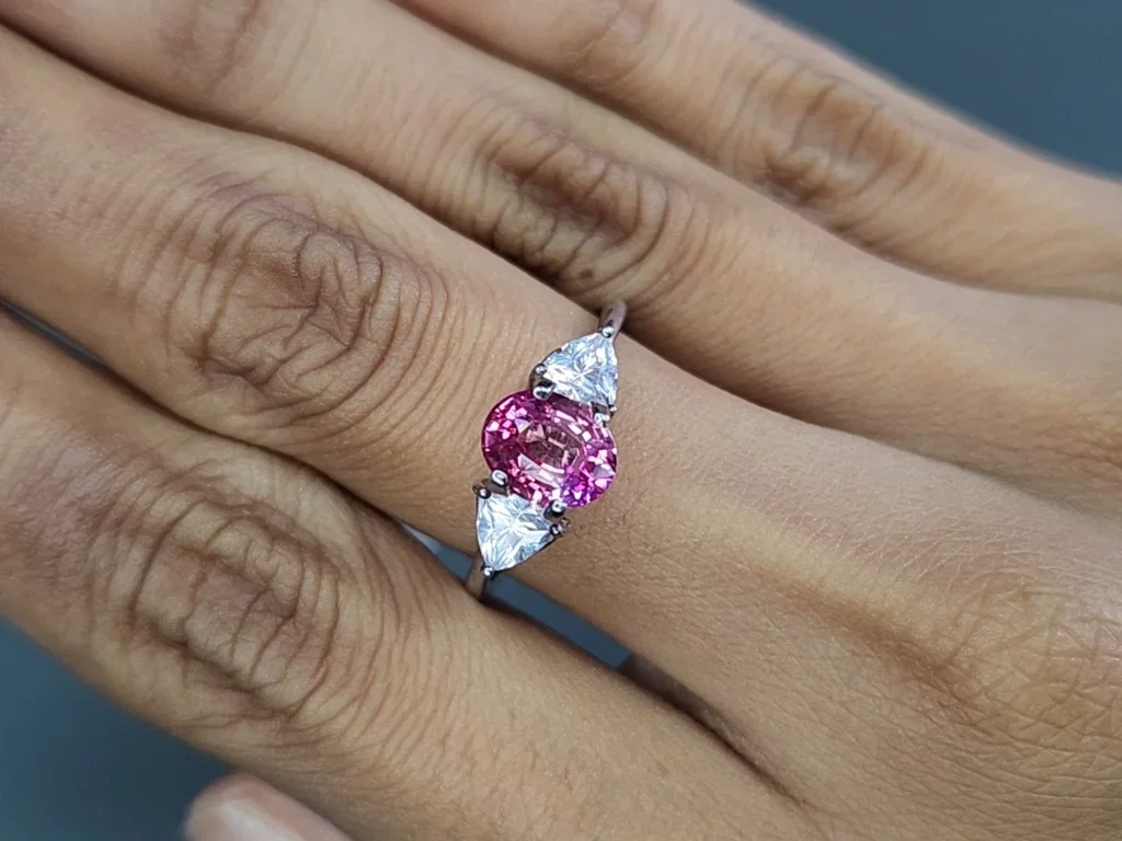Padparadscha sapphire oval cut 1.62 carats, Sri Lanka Image №5