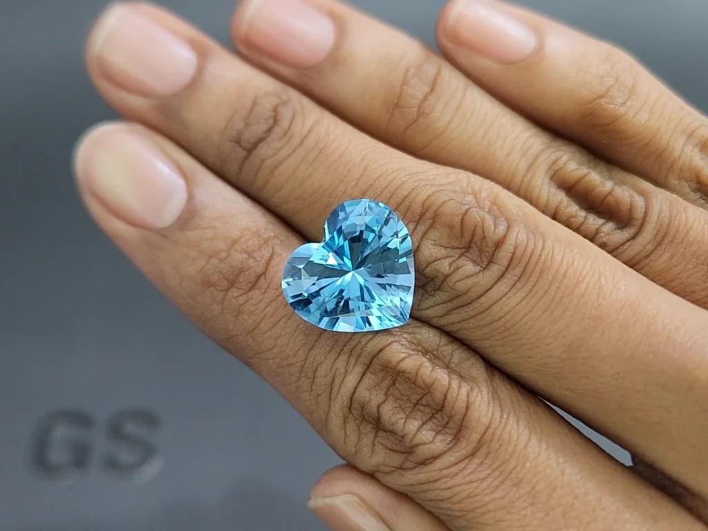 Topaz Sky Blue a precision heart shape 10.67 carats, Madagascar Image №2