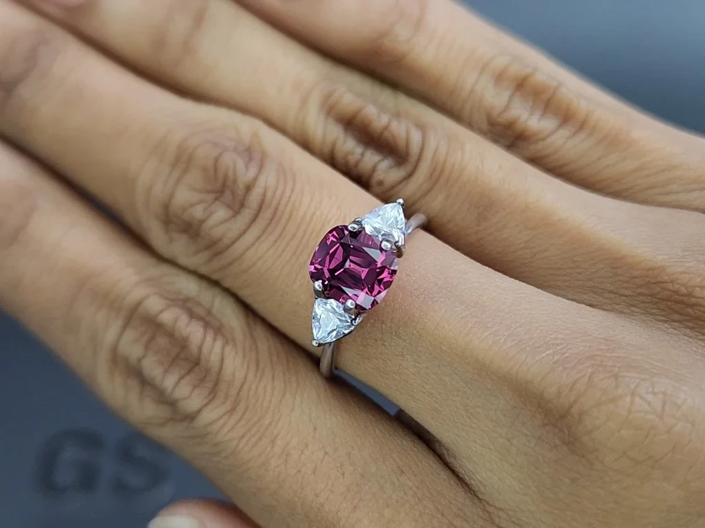 Garnet rhodolite cushion cut  2.19 carats, Madagascar Image №5