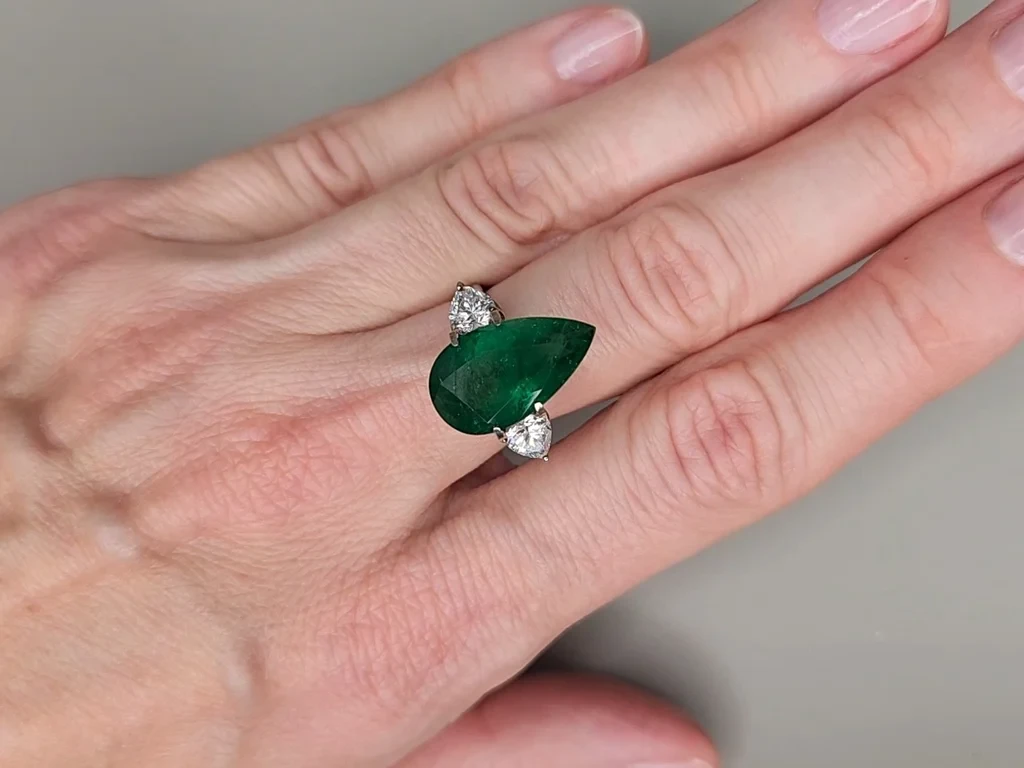 Emerald pear cut 7.43 carats, Zambia Image №5