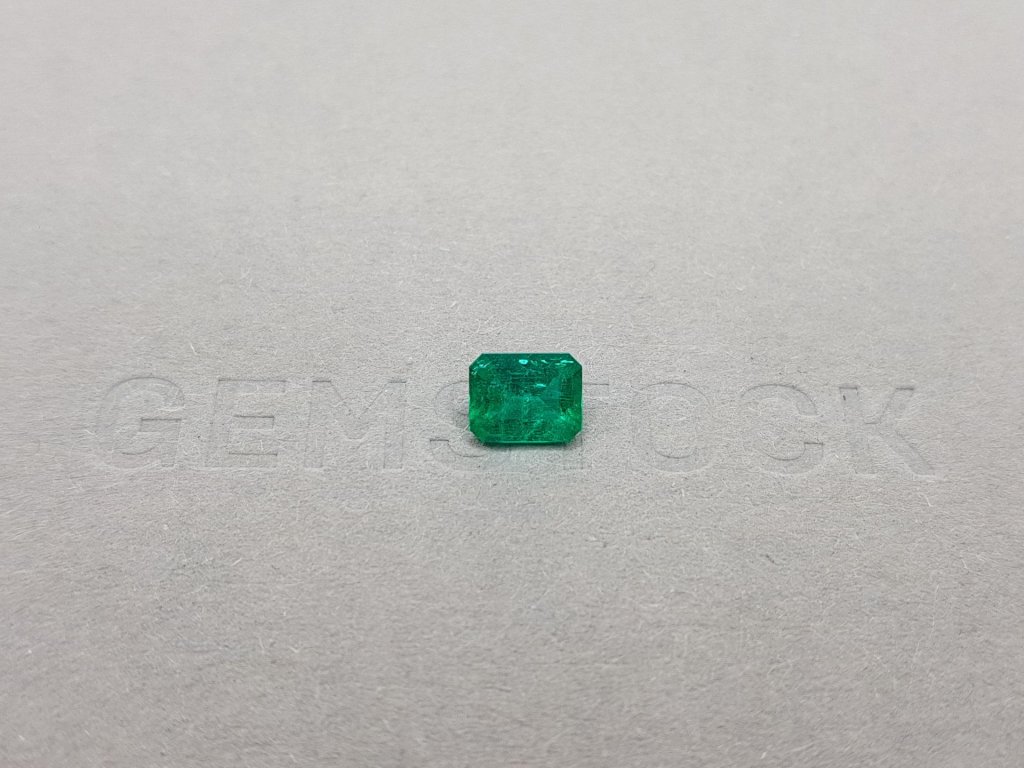 Intense emerald from Colombia 0.84 ct Image №2