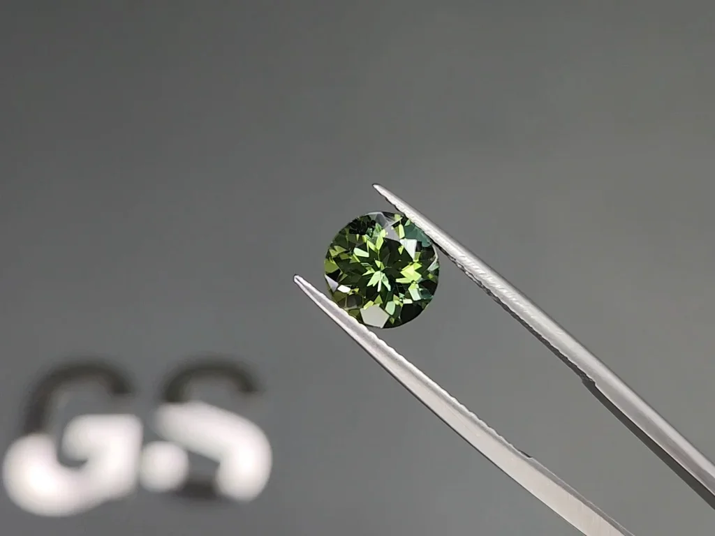 Green tourmaline in round cut 2.21 carats, Africa Image №3
