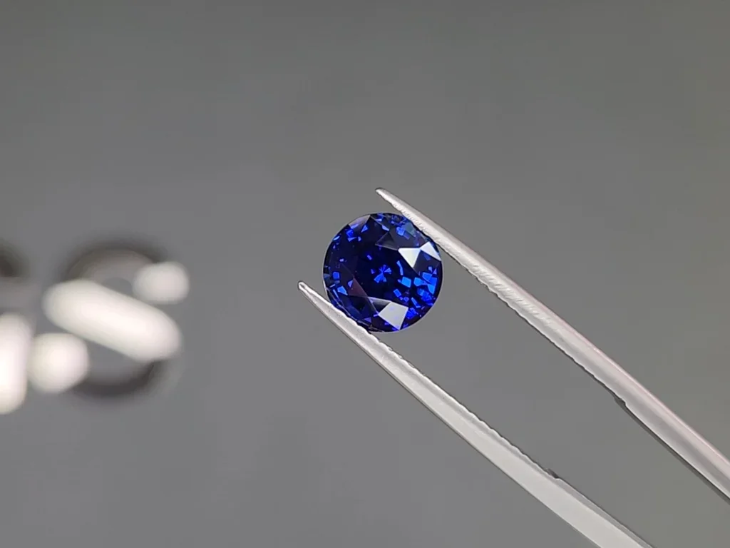 Royal Blue sapphire in round cut 3.15 carats, Sri Lanka  Image №3