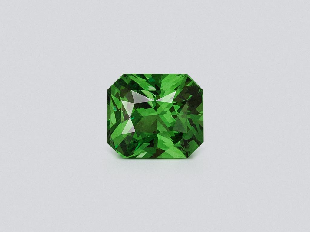 Neon green radiant cut tsavorite garnet 1.10 carats, Tanzania Image №1