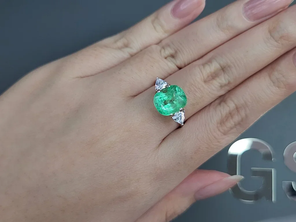 Colombian emerald in cushion cut 4.46 carats Image №5