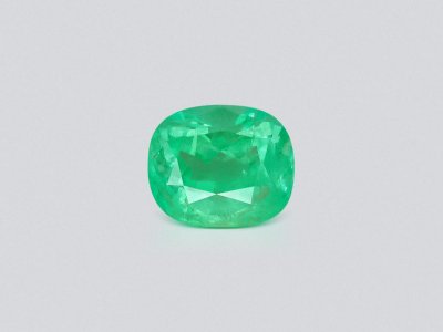 Colombian emerald in cushion cut 4.46 carats photo
