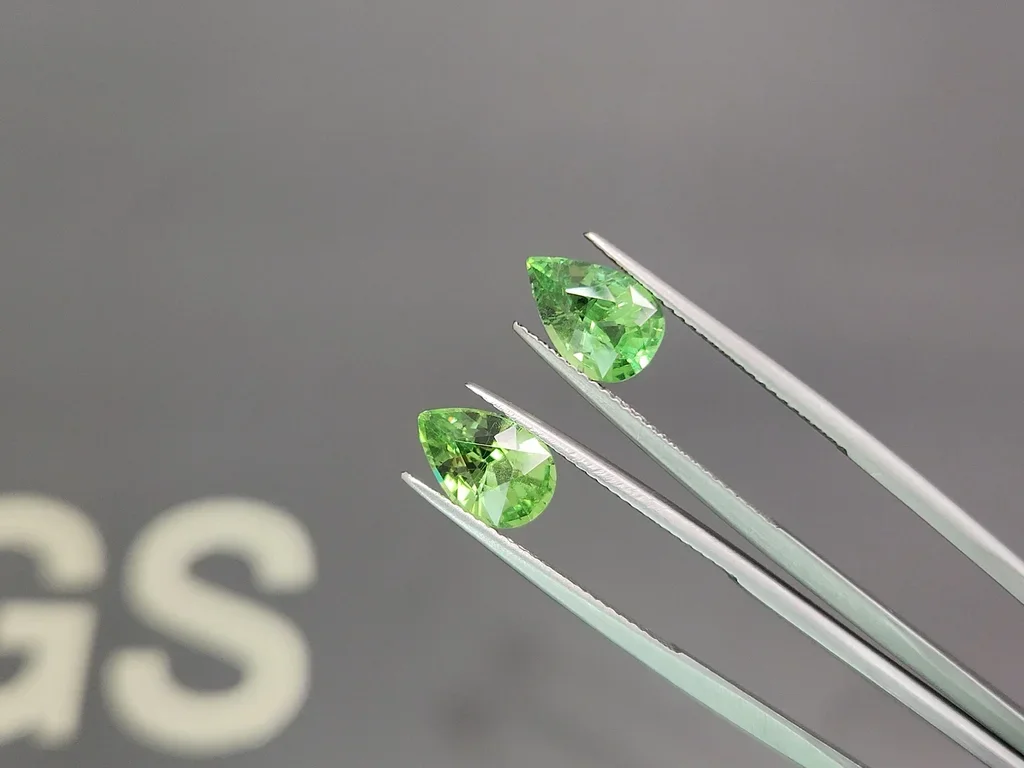 Pair of Intense Green tsavorites in pear cut 4.17 carats, Tanzania Image №3