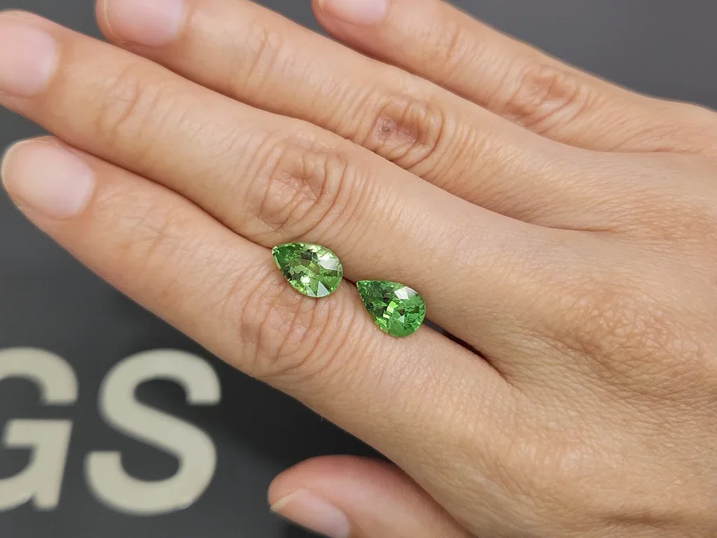 Pair of Intense Green tsavorites in pear cut 4.17 carats, Tanzania Image №2