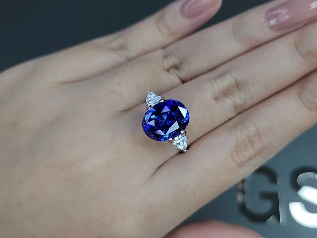 Royal Blue sapphire in oval cut 7.42 carats, Sri Lanka Image №5