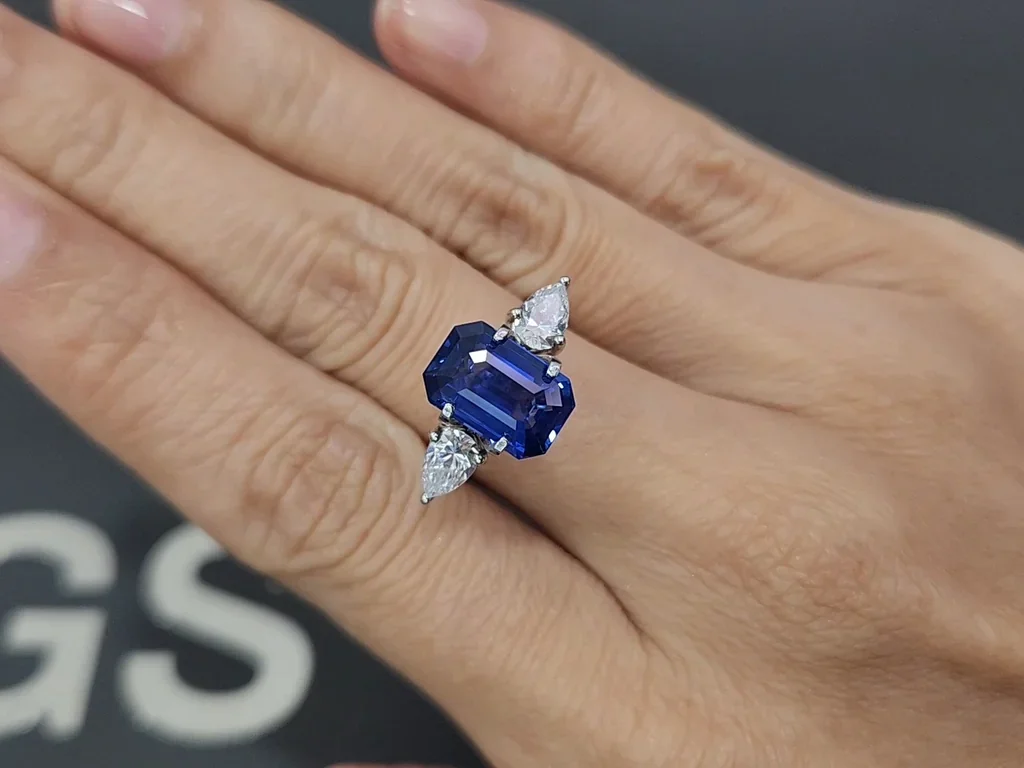 Sapphire Royal Blue octagon cut 4.01 carats, Sri Lanka Image №5