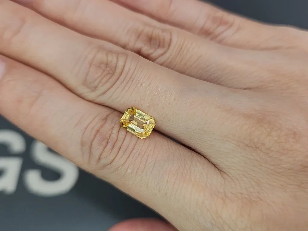 Yellow sapphire octagon cut 2.01carats, Sri Lanka Image №2