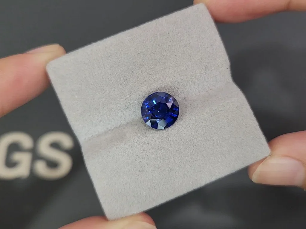 Sapphire Royal Blue round cut  4.02 carats, Sri Lanka  Image №4