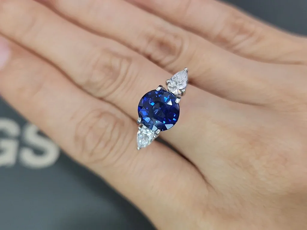 Sapphire Royal Blue round cut  4.02 carats, Sri Lanka  Image №5