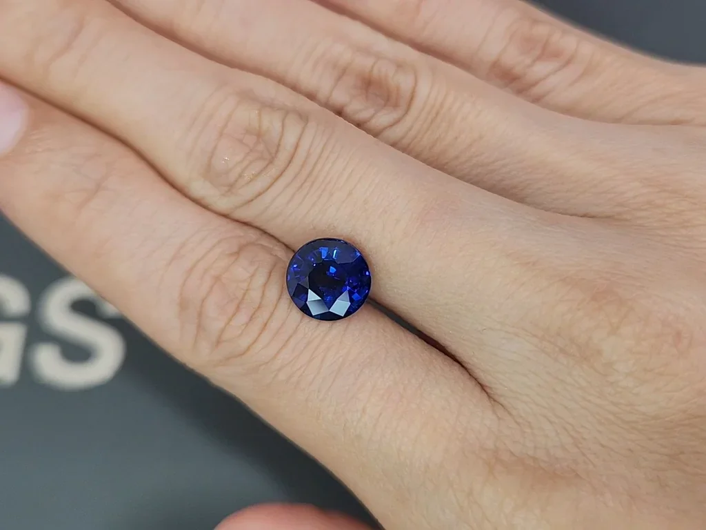 Sapphire Royal Blue round cut  4.02 carats, Sri Lanka  Image №2
