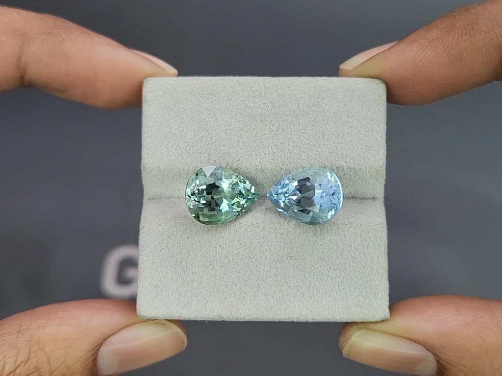 Pair of contrasting aquamarines pear cut 9.70 carats, Mozambique Image №4
