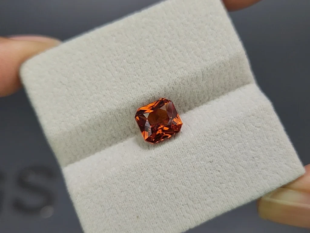 Mandarin spessartine radiant cut 2.96 carats, Tanzania Image №4