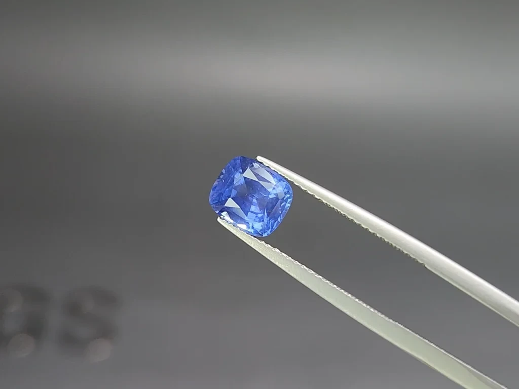 Blue sapphire cushion cut 2.56 carats,Sri Lanka Image №3
