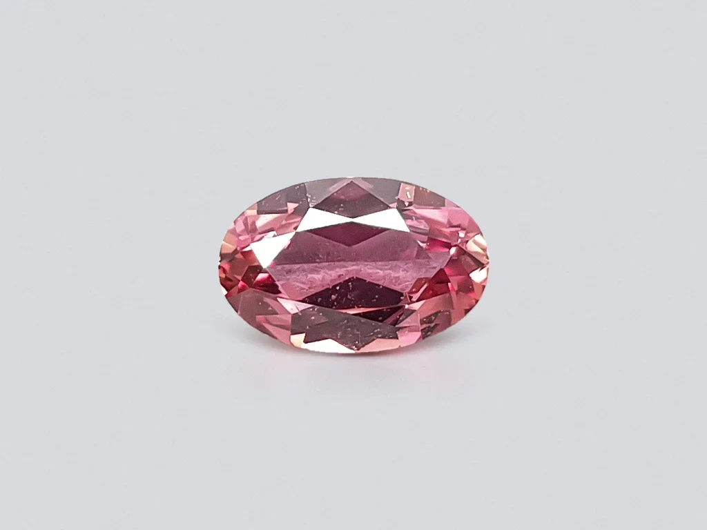 Unheated oval-cut Padparadscha sapphire 0.96 carats, Madagascar Image №1