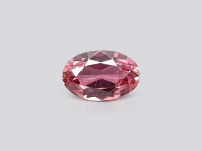 Unheated oval-cut Padparadscha sapphire 0.96 carats, Madagascar photo